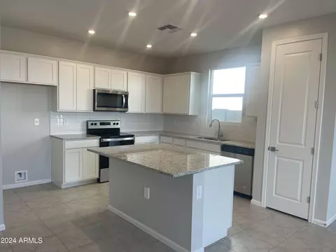 2484 E Houston Ave, Apache Junction, AZ 85119 photo 5