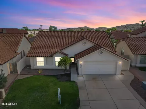 2759 E Cathedral Rock Dr, Phoenix, AZ 85048