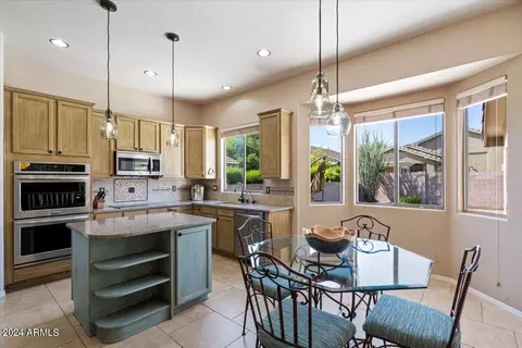4826 E Robin Ln, Phoenix, AZ 85054 photo 5