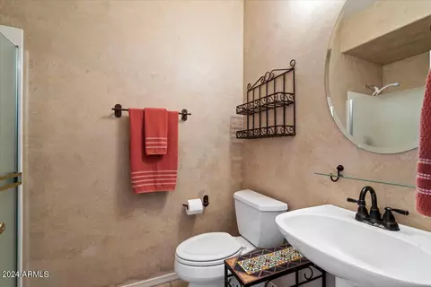 4826 E Robin Ln, Phoenix, AZ 85054 photo 23
