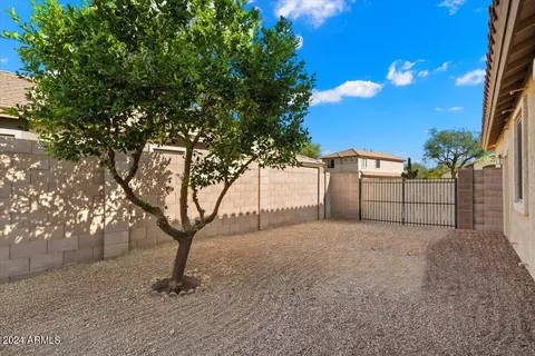 4826 E Robin Ln, Phoenix, AZ 85054 photo 27