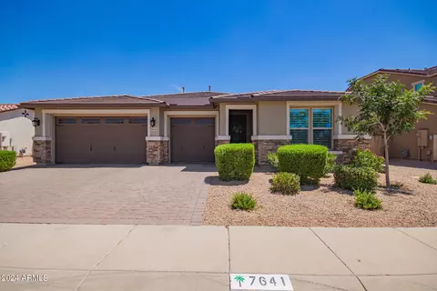 7641 W Odeum Ln, Phoenix, AZ 85043