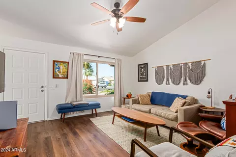 1613 E Beverly Ln, Phoenix, AZ 85022 photo 6