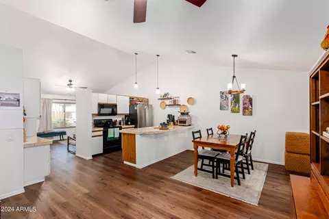 1613 E Beverly Ln, Phoenix, AZ 85022 photo 8