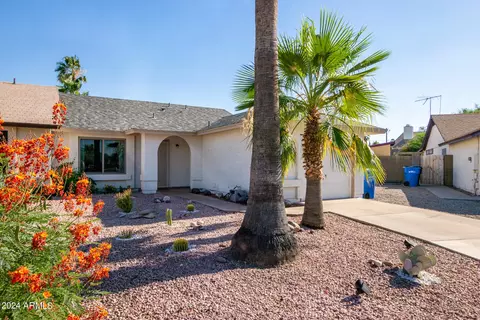 1613 E Beverly Ln, Phoenix, AZ 85022 photo 3