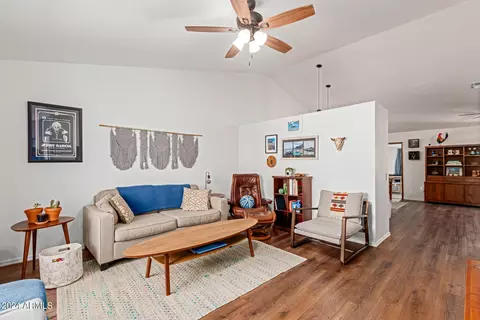 1613 E Beverly Ln, Phoenix, AZ 85022 photo 5