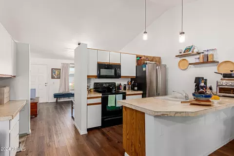 1613 E Beverly Ln, Phoenix, AZ 85022 photo 12