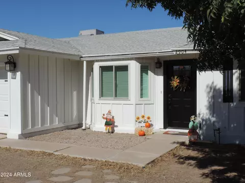 2904 E Dolpin Ave, Mesa, AZ 85204