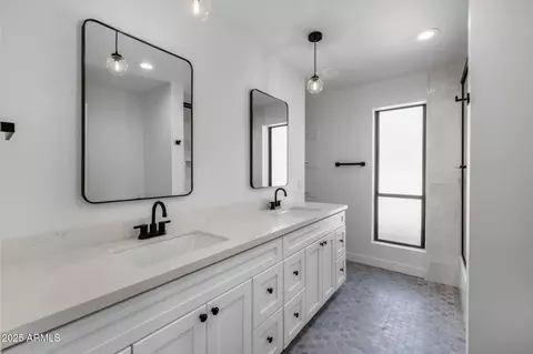 Bath - 8320 E Quill St, Mesa, AZ 85207 photo 3 of 5