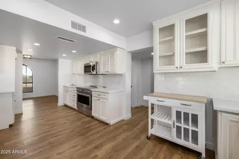 Kitchen - 8320 E Quill St, Mesa, AZ 85207 photo 5 of 7