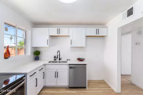 1836 E Atlanta Ave, Phoenix, AZ 85040