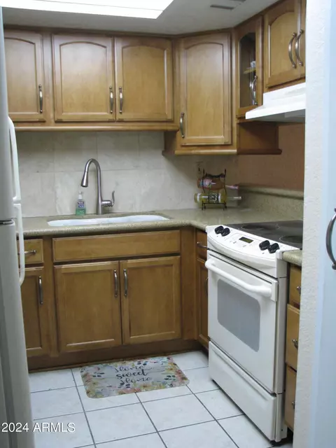 11036 N 28 Dr #210, Phoenix, AZ 85029 photo 4