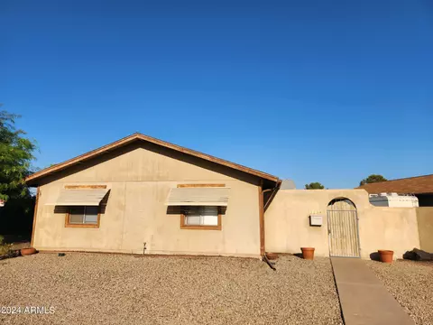 3239 W Mauna Loa Ln, Phoenix, AZ 85053