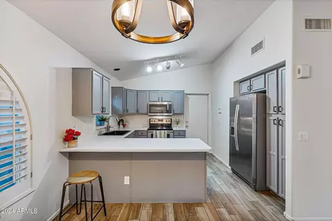 2225 E Foothill Dr, Phoenix, AZ 85024 photo 8