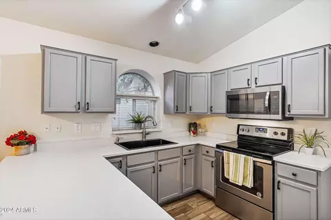 2225 E Foothill Dr, Phoenix, AZ 85024 photo 10