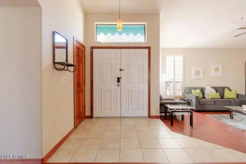 1002 W Coast Dr, Gilbert, AZ 85233 photo 2