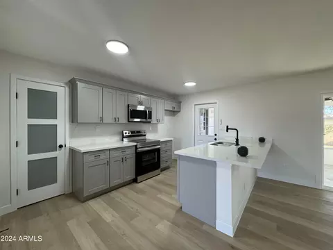 3119 W Desert Cove Ave, Phoenix, AZ 85029