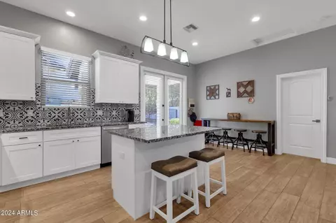Kitchen - 5841 S Marin Ct, Gilbert, AZ 85298 photo 9 of 12