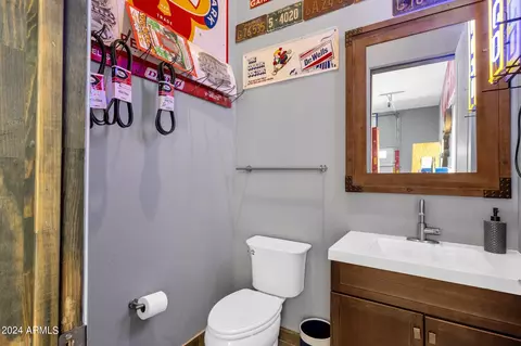 Bath - 5841 S Marin Ct, Gilbert, AZ 85298 photo 8 of 9
