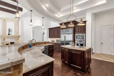 Kitchen - 5841 S Marin Ct, Gilbert, AZ 85298 photo 5 of 12
