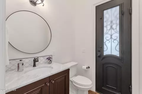 Bath - 5841 S Marin Ct, Gilbert, AZ 85298 photo 6 of 9