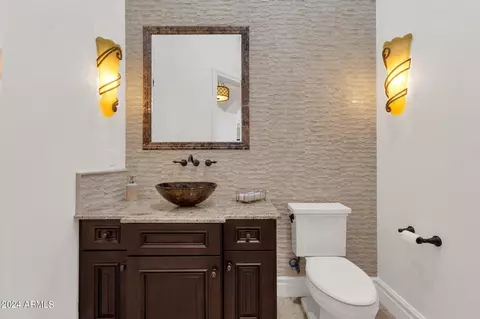 Bath - 5841 S Marin Ct, Gilbert, AZ 85298 photo 1 of 9