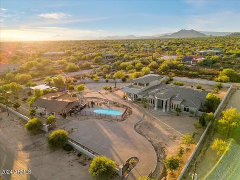 7800 E Dale Ln, Scottsdale, AZ 85266