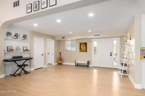 2326 E Montebello Ave, Phoenix, AZ 85016 photo 5