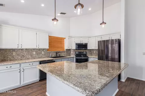 4122 E Ashurst Dr, Phoenix, AZ 85048 photo 9