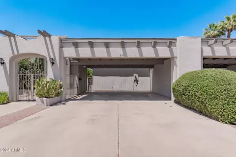 546 E Royal Palm Sq, Phoenix, AZ 85020