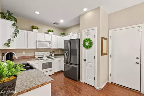 3787 E Santa Fe Ln, Gilbert, AZ 85297 photo 8