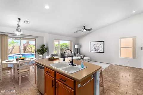 657 S 111th Pl, Mesa, AZ 85208 photo 4