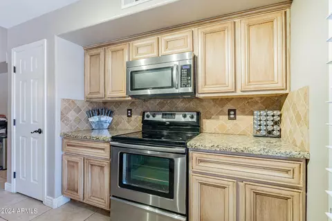 910 W Sun Coast Dr, Gilbert, AZ 85233 photo 3