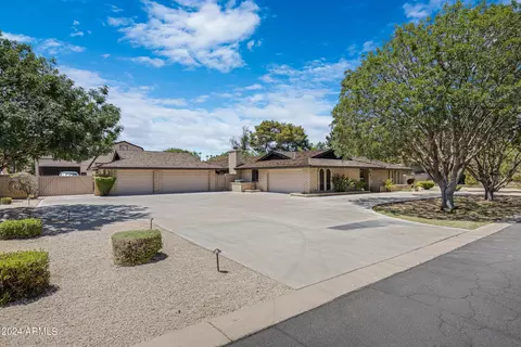 Exterior - 637 E Leah Ln, Gilbert, AZ 85234 photo 2 of 20