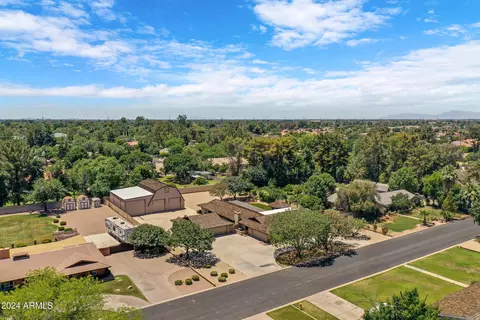 View/Area - 637 E Leah Ln, Gilbert, AZ 85234 photo 1 of 9