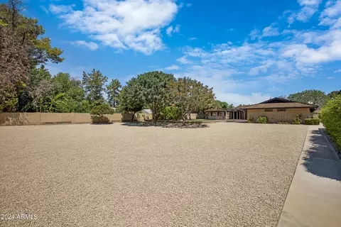 Exterior - 637 E Leah Ln, Gilbert, AZ 85234 photo 6 of 20