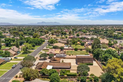 View/Area - 637 E Leah Ln, Gilbert, AZ 85234 photo 8 of 9