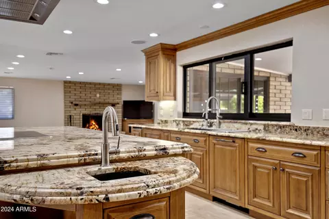 Kitchen - 637 E Leah Ln, Gilbert, AZ 85234 photo 5 of 7