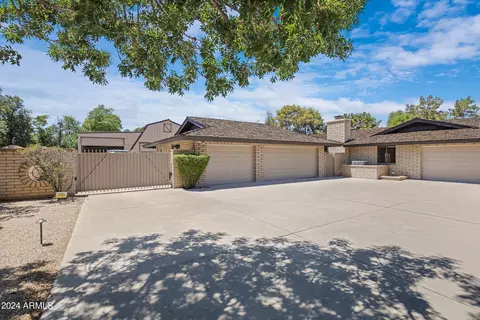 Exterior - 637 E Leah Ln, Gilbert, AZ 85234 photo 3 of 20
