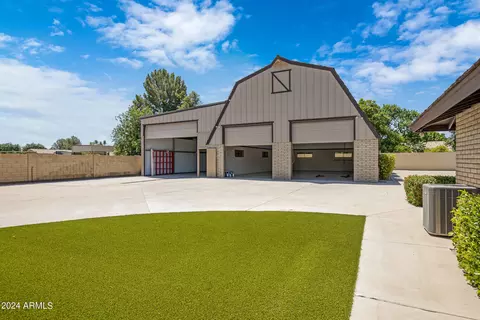 Exterior - 637 E Leah Ln, Gilbert, AZ 85234 photo 4 of 20