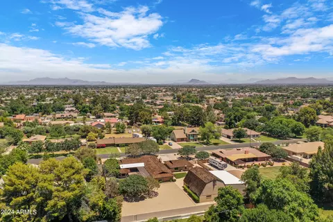 View/Area - 637 E Leah Ln, Gilbert, AZ 85234 photo 6 of 9