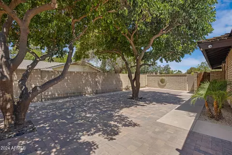 Exterior - 637 E Leah Ln, Gilbert, AZ 85234 photo 14 of 20