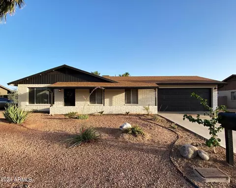 2121 W Wescott Dr, Phoenix, AZ 85027