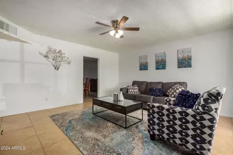 9037 N 18th Dr, Phoenix, AZ 85021 photo 5