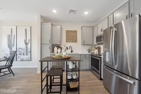 2746 W Red Fox Rd, Phoenix, AZ 85085 photo 5