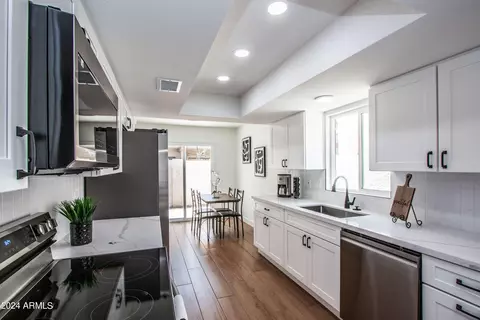 919 E Charleston Ave, Phoenix, AZ 85022 photo 11