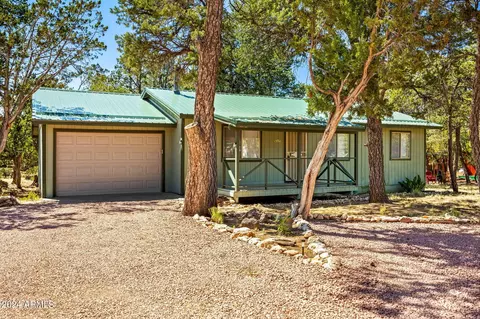 2938 Wildcat Trl, Overgaard, AZ 85933