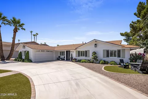 35 W Canterbury Ln, Phoenix, AZ 85023