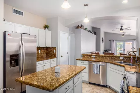136 W Dublin St, Gilbert, AZ 85233 photo 2