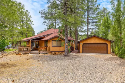 915 E Beaver Pl, Munds Park, AZ 86017